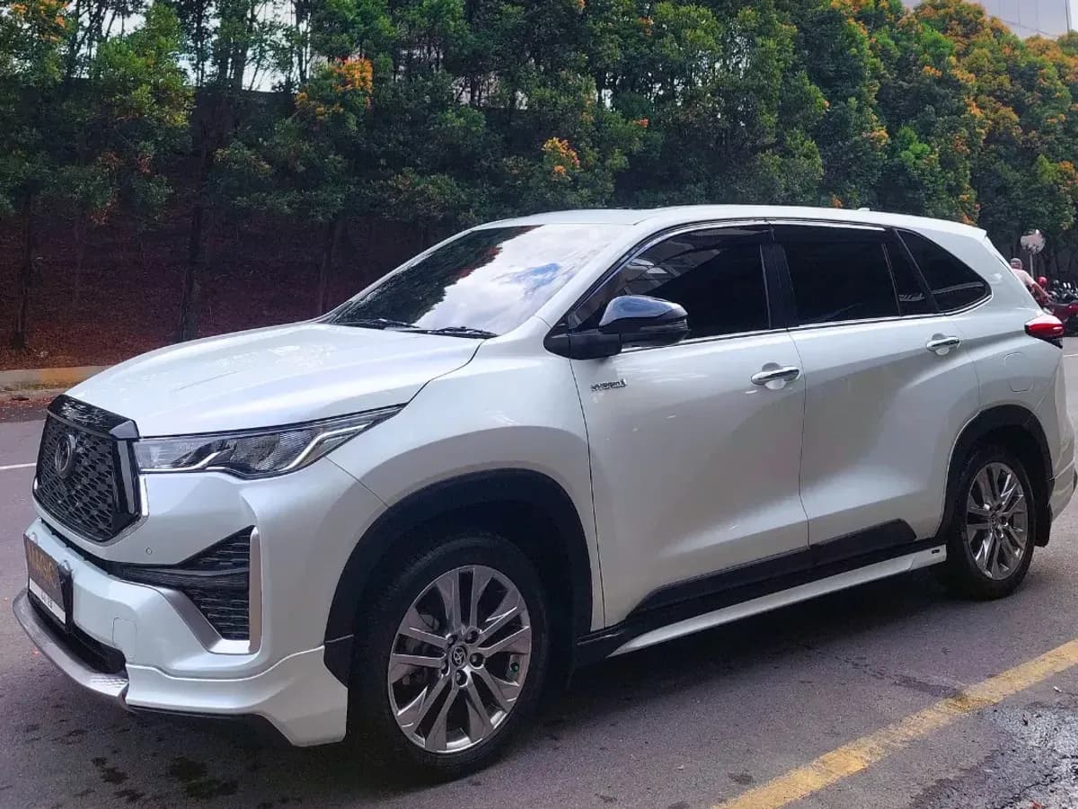 Toyota Innova Zenix setelah Diamond Wash di Magic Detailing